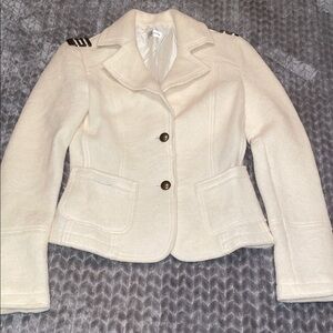 Motivi Wool Blend White Blazer w Gold Shoulder Accents & Buttons. Size 4.‎